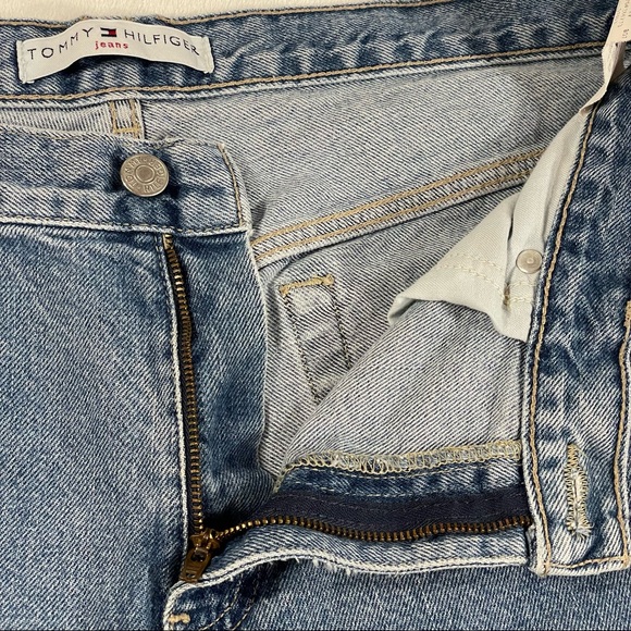 Tommy Hilfiger 2003 High Rise Straight Relaxed Leg Light Wash Mom Jeans Size 14 - Picture 5 of 16